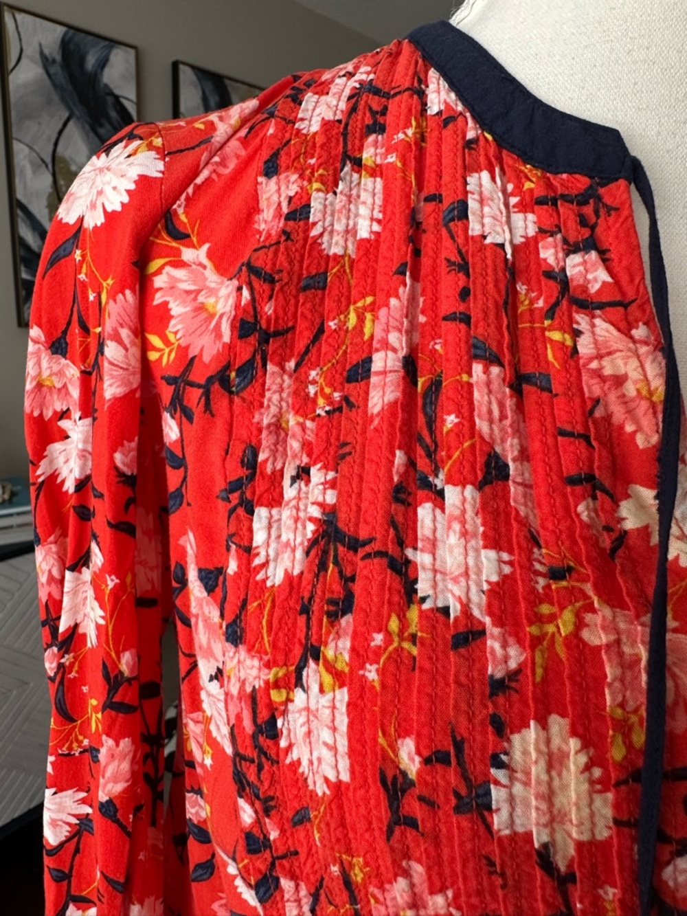 Old Navy Red Floral Pleated Peasant Blouse with Navy Trim - Picture 4 of 4